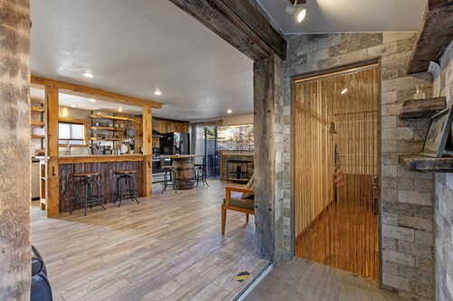 The Moutain Getaway, pet friendly home