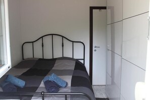 2 bedrooms, WiFi, bed sheets
