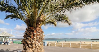 Flat 6, Thornlow Heights