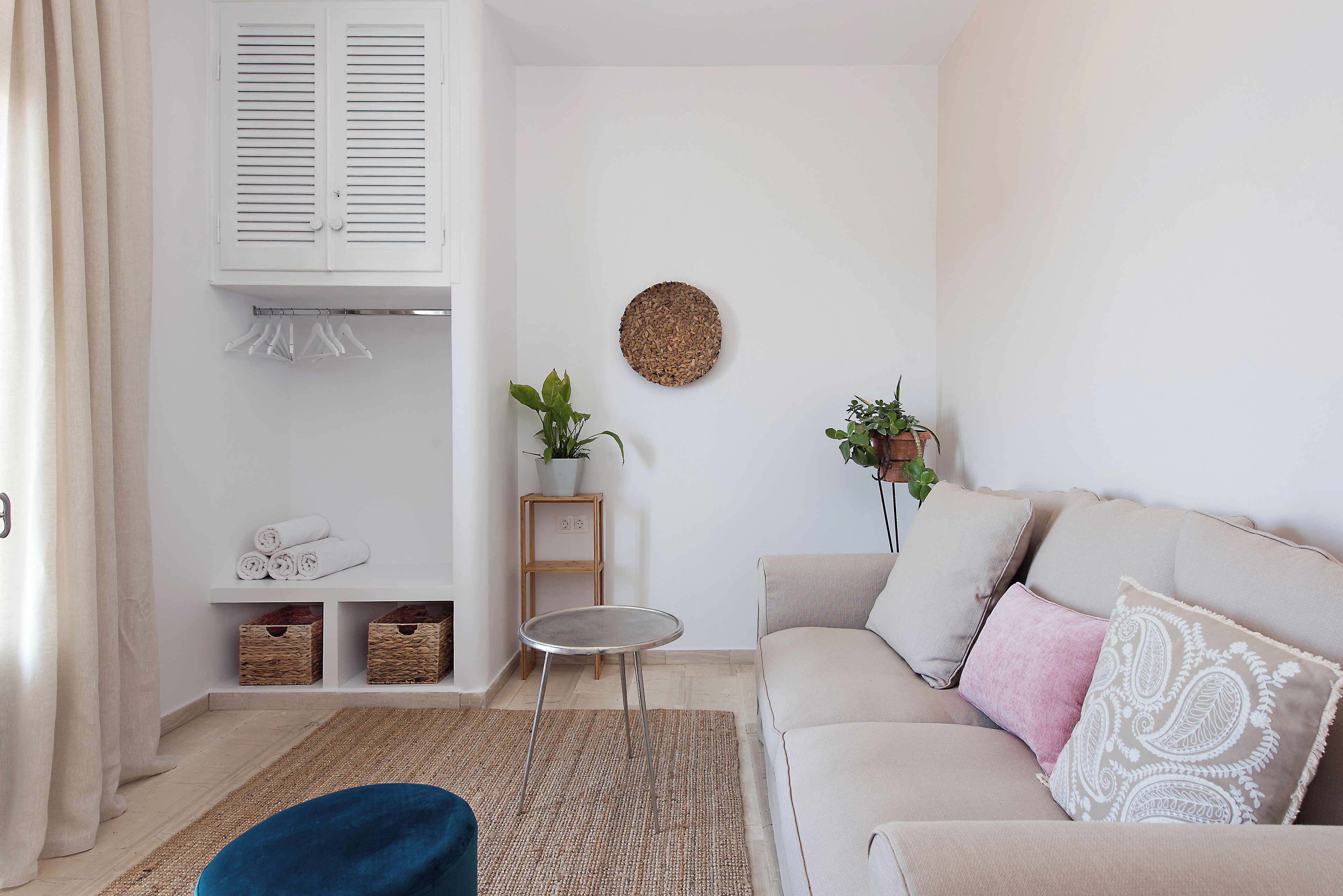 Apartment, 1 Bedroom, Sea View | Living room | LCD TV