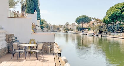Majordoms - Villa mit privatem Pool und Anlegesteg, Empuriabrava