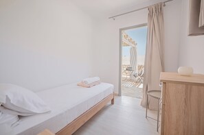 5 habitaciones, tabla de planchar con plancha, wifi y ropa de cama