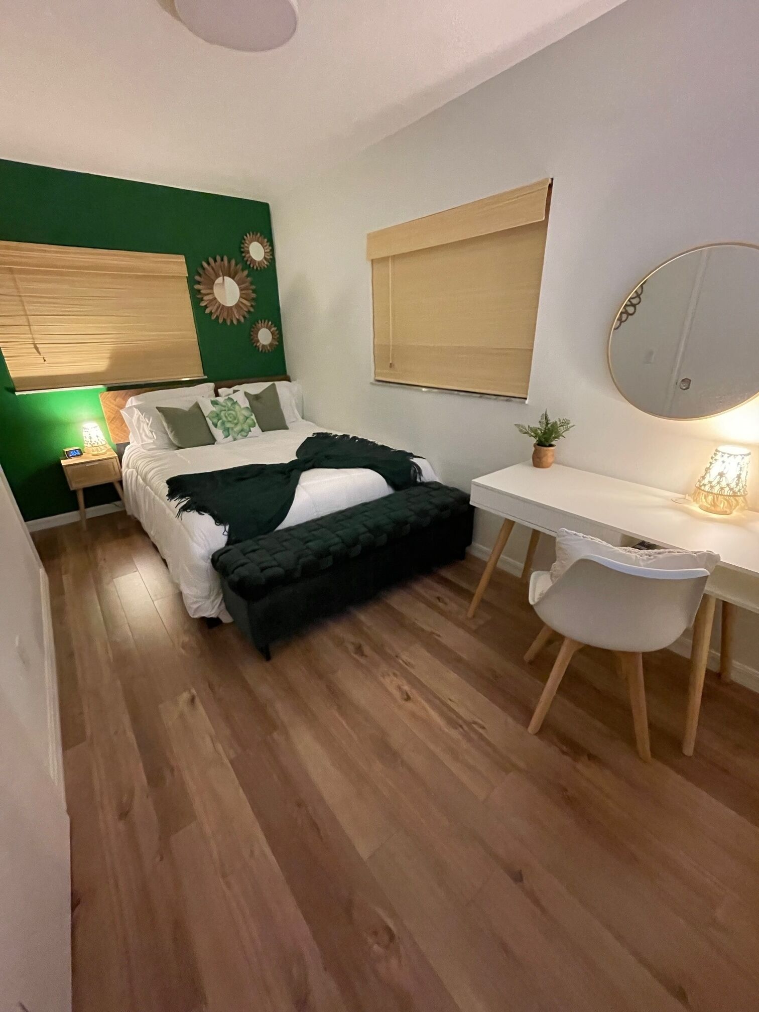 1 chambre, bureau, fer et planche à repasser, Wi-Fi gratuit