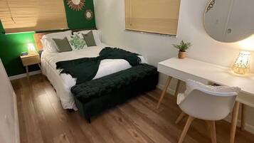 1 sovrum, skrivbord, strykjärn/strykbräda och gratis wi-fi