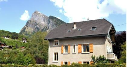 Toute la Maison Avec Jardin, Peut Accueillir 9 Personnes
