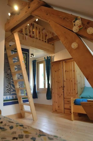 4 Schlafzimmer, Bügeleisen/Bügelbrett, kostenloses WLAN