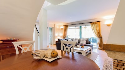 2 Bedroom Duplex
