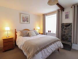 2 dormitorios, decoración individual, mobiliario individual