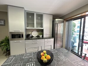 Apartment | In-room dining - Ameijeira Lagos Apartment (Lagos)