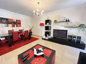 Apartment | In-room dining - Ameijeira Lagos Apartment (Lagos)