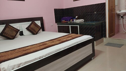 Goroomgo Jagannath Inn Puri