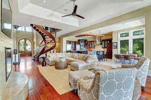 Smart TV, offices - Luxurious oceanfront home with private pool with spa (Hilton Head Island)