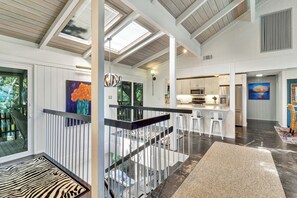 Interior - Oceanfront 8 bedroom home with pool & spa, only steps from beach (Hilton Head Island)