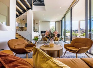 Älytelevisio, kirjoja