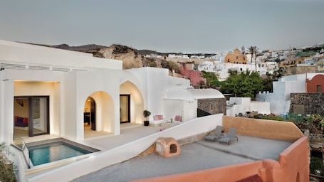 Exterior. Artium Villa with Pool hosted by K&K