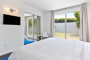 3 bedrooms, desk, iron/ironing board, free WiFi - Enchanting Escudero - Luxury PS Ranch Home! (Palm Springs)
