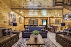 Smart TV, fireplace, video games - Private Swimming Pool Downtown Gatlinburg! Family Fun for Everyone! (Gatlinburg)