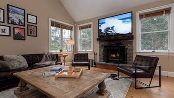 Smart TV, chimenea, videojuegos y tenis de mesa