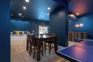 Games room - Stratton + Mt. Snow family getaway with Hot Tub, Fire Pit, Game Room, and AC! (Wardsboro)