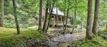 Creekside Fairytale Cabin