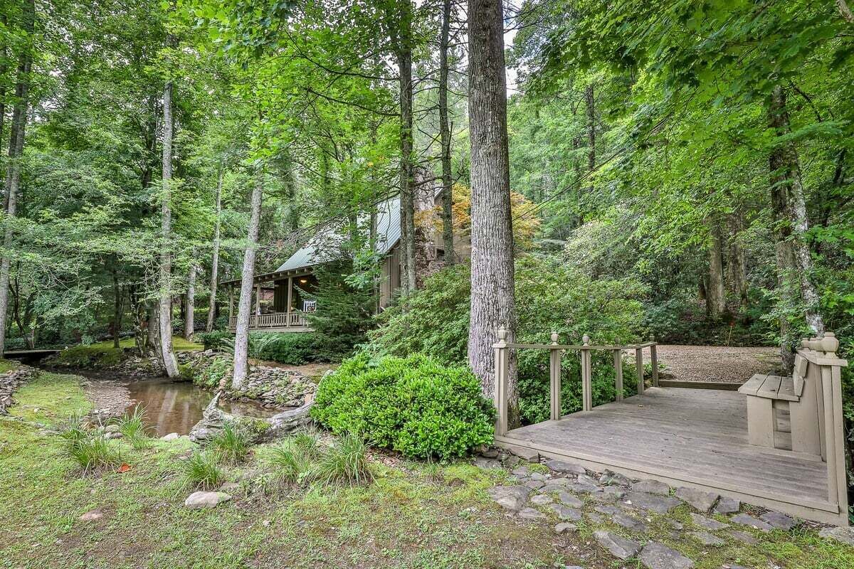 Creekside Fairytale Cabin by Mountain Oasis | Bear Creek Trail