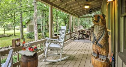 Creekside Fairytale on Barnes Creek - Magical, Romantic Cabin