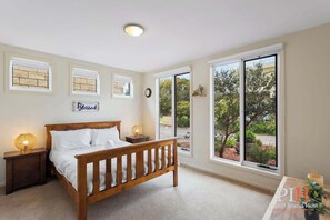 3 habitaciones, tabla de planchar con plancha, cuna de viaje y wifi 