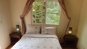 Comfort House, 3 Bedrooms, 2 Bathrooms, Garden View | Katil tambahan