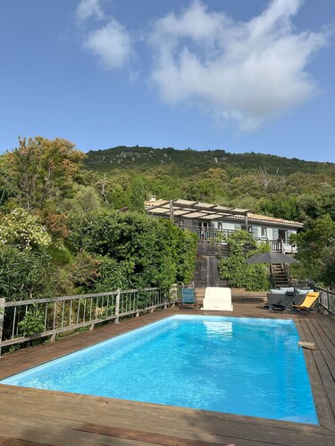 Villa with heated pool near Porto-Vecchio. Calm and serenity