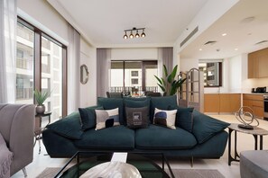 Living area - Maison Privee - Alluring Modern Apt in Dubai Creek Beach (Dubai)