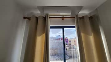 Basic Triple Room | Hypo-allergenic bedding, free WiFi, bed sheets