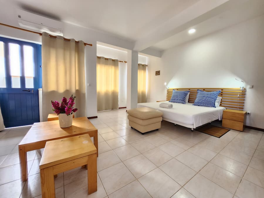 Chambre Double Deluxe | Literie hypoallergénique, Wi-Fi gratuit, draps fournis