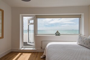 4 bedrooms, iron/ironing board, WiFi