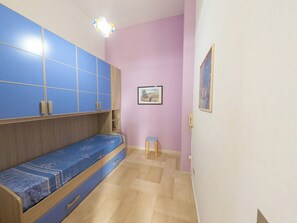 2 Schlafzimmer, Bügeleisen/Bügelbrett, Bettwäsche