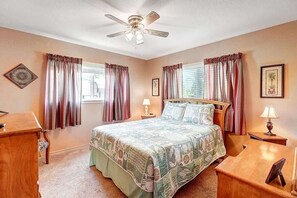 2 bedrooms, iron/ironing board, free WiFi, bed sheets