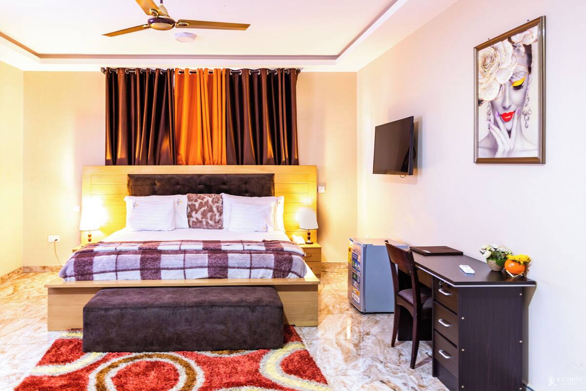 Superior Suite | Gebar bulu kapas, meja, ruang kerja komputer riba, Wi-fi percuma 