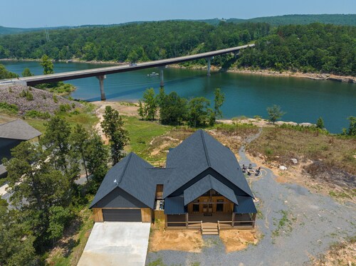 4 Bed 3 Bath Greers Ferry Lakefront Home with Private Playground!