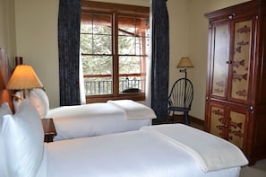 3 bedrooms, in-room safe, WiFi, bed sheets