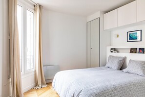 2 habitaciones, tabla de planchar con plancha, wifi y ropa de cama 