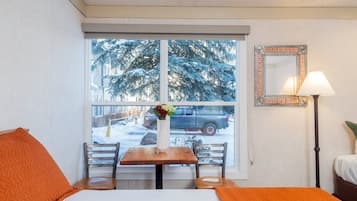 Room, 1 Bedroom | 1 bedroom, free WiFi