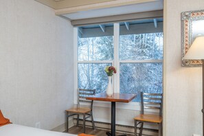 Room, 1 Bedroom | 1 bedroom, free WiFi