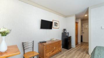 Room, 1 Bedroom | Interior