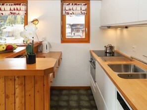 Refrigerador, microondas, horno y lavavajillas 