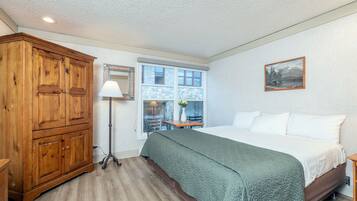 Room, 1 Bedroom | 1 bedroom, free WiFi