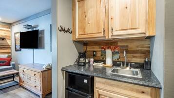 Room, 1 Bedroom | Interior