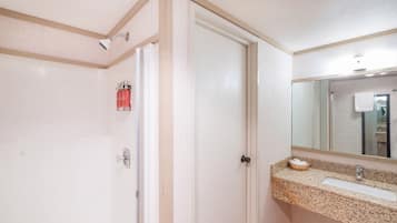 Habitación, 1 habitación | Baño | Toallas y champú