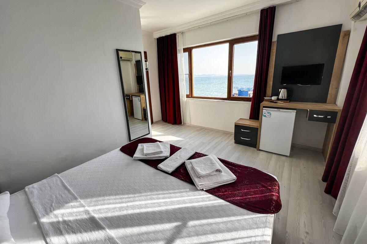 Deluxe Room | WiFi (free), bed sheets