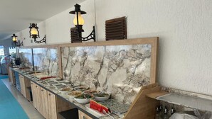 Breakfast area - Akçay Pier Hotel & Beach (Edremit)