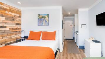 Room, 1 Bedroom | 1 bedroom, free WiFi