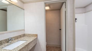 Habitación, 1 habitación | Baño | Toallas y champú